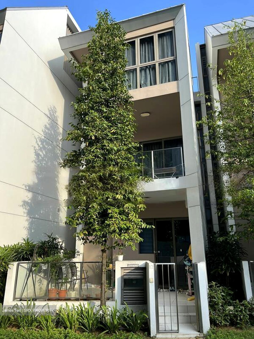 Kovan Regency (D19), Terrace #439403551